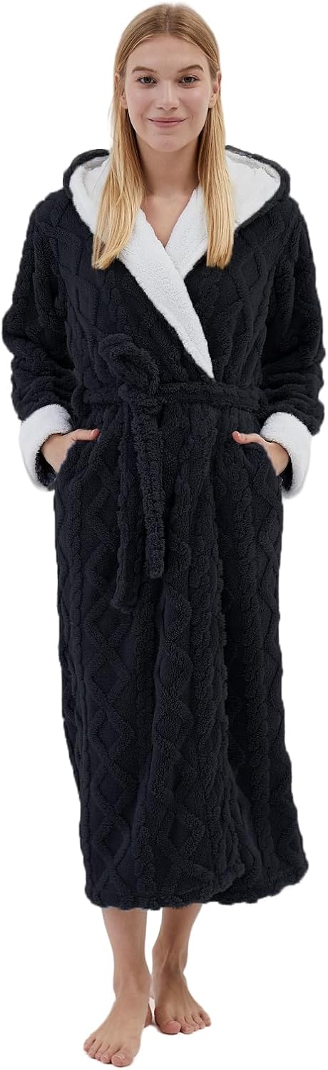 Women's fluffy hooded plush bathrobe Winter warm and soft ladies long bathrobe