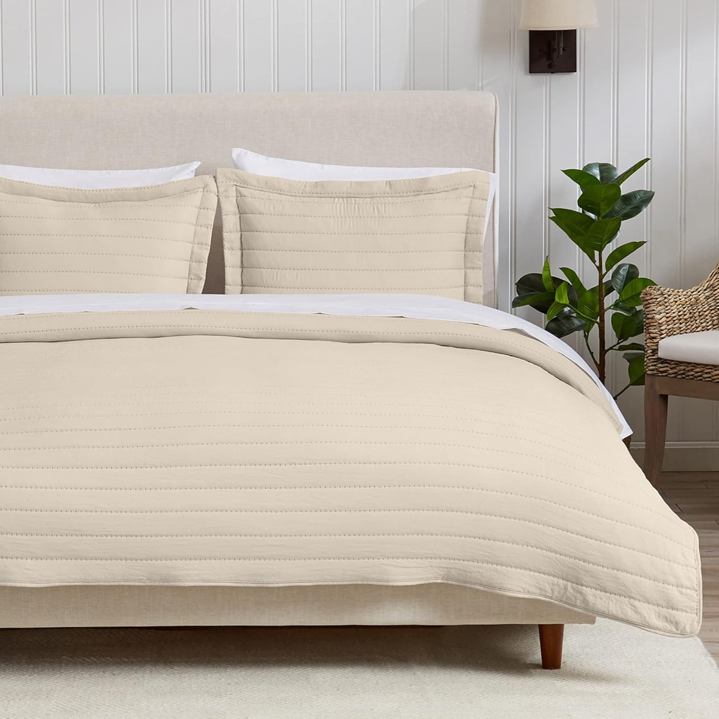 King Quilt Bedding Set, 3-Piece Lightweight Summer Channel Stitch Quilt Set with Shams, Ultra Soft Light Grey Bedspreads, Quilted Bedding Coverlets for All Seasons