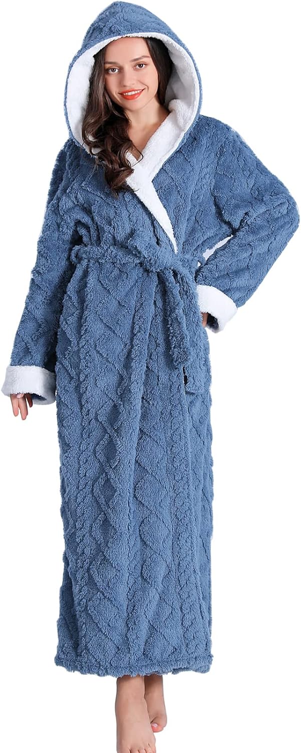Women's fluffy hooded plush bathrobe Winter warm and soft ladies long bathrobe