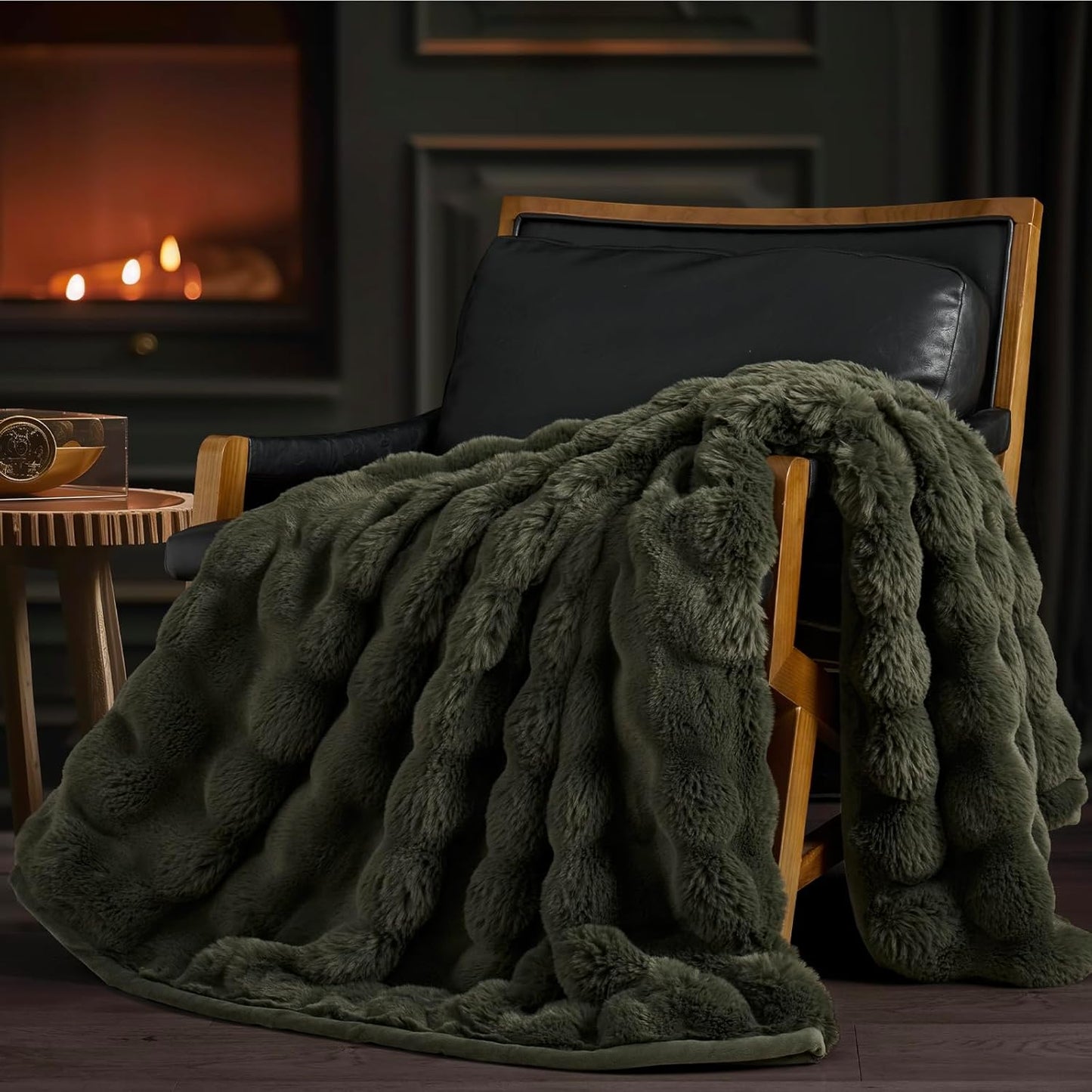 Ultra Soft Luxury Fluffy Ridgeline Faux Rabbit Fur Throw Blanket, Thick Warm Bubble Throw for Bed, Cozy Plush Reversible Blankets for Couch, Chair, Sofa, Ivory White, 60x80 Inches, 870 GSM