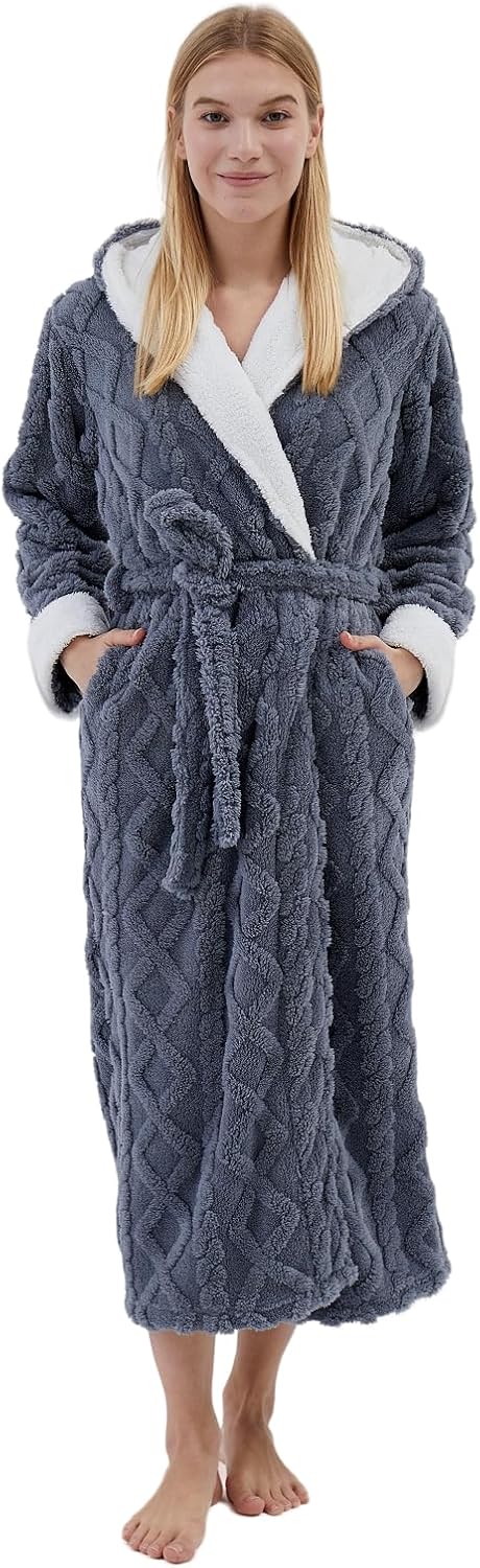 Women's fluffy hooded plush bathrobe Winter warm and soft ladies long bathrobe