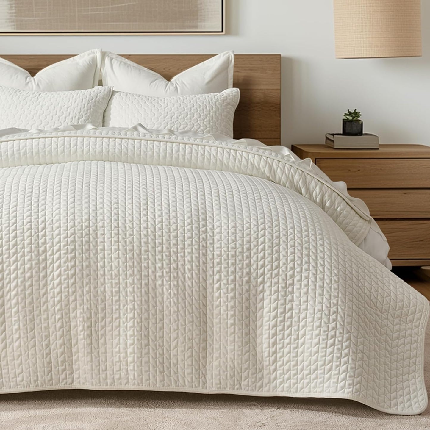 Luxury Velvet Quilt Set Queen Size 3 Piece, Soft Oversized Cross-Stitch Velvet Comforter Set with Pillow Shams, Lightweight Velvet Coverlet Bedspread Bedding Set for All Seasons, Cream White