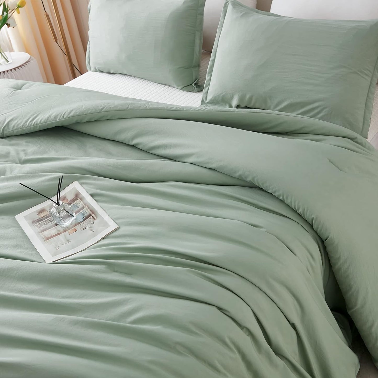 King Size Comforter Set Sage Green, 3 Pieces Lightweight Solid Comforter King Size, All Season Fluffy Down Alternative Comforter Bed Set Quilt Blanket