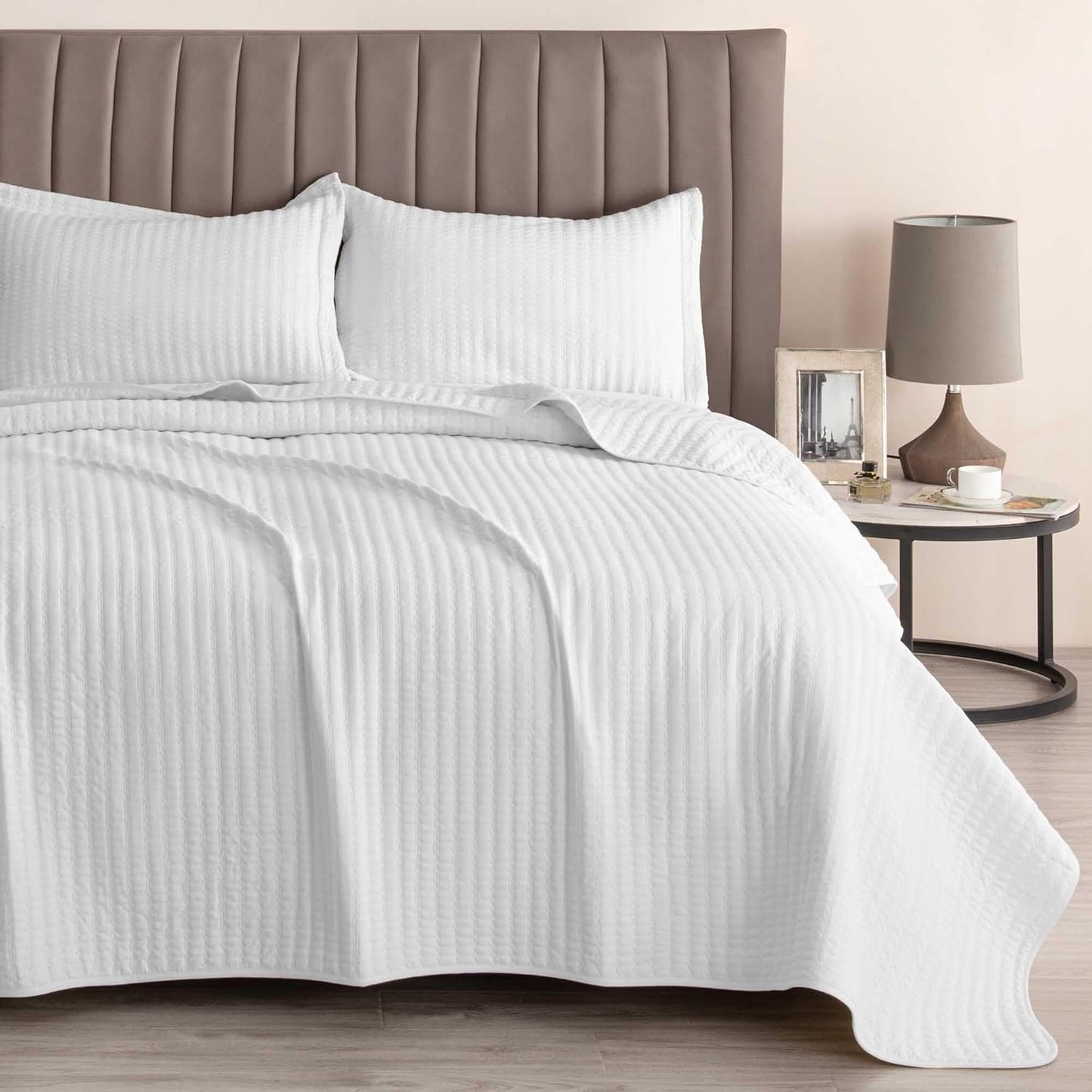 King Quilt Bedding Set, 3-Piece Lightweight Summer Channel Stitch Quilt Set with Shams, Ultra Soft Light Grey Bedspreads, Quilted Bedding Coverlets for All Seasons