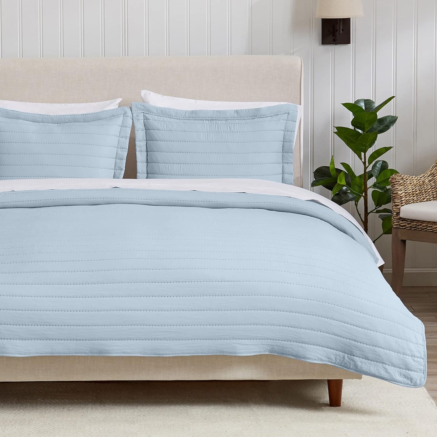 King Quilt Bedding Set, 3-Piece Lightweight Summer Channel Stitch Quilt Set with Shams, Ultra Soft Light Grey Bedspreads, Quilted Bedding Coverlets for All Seasons