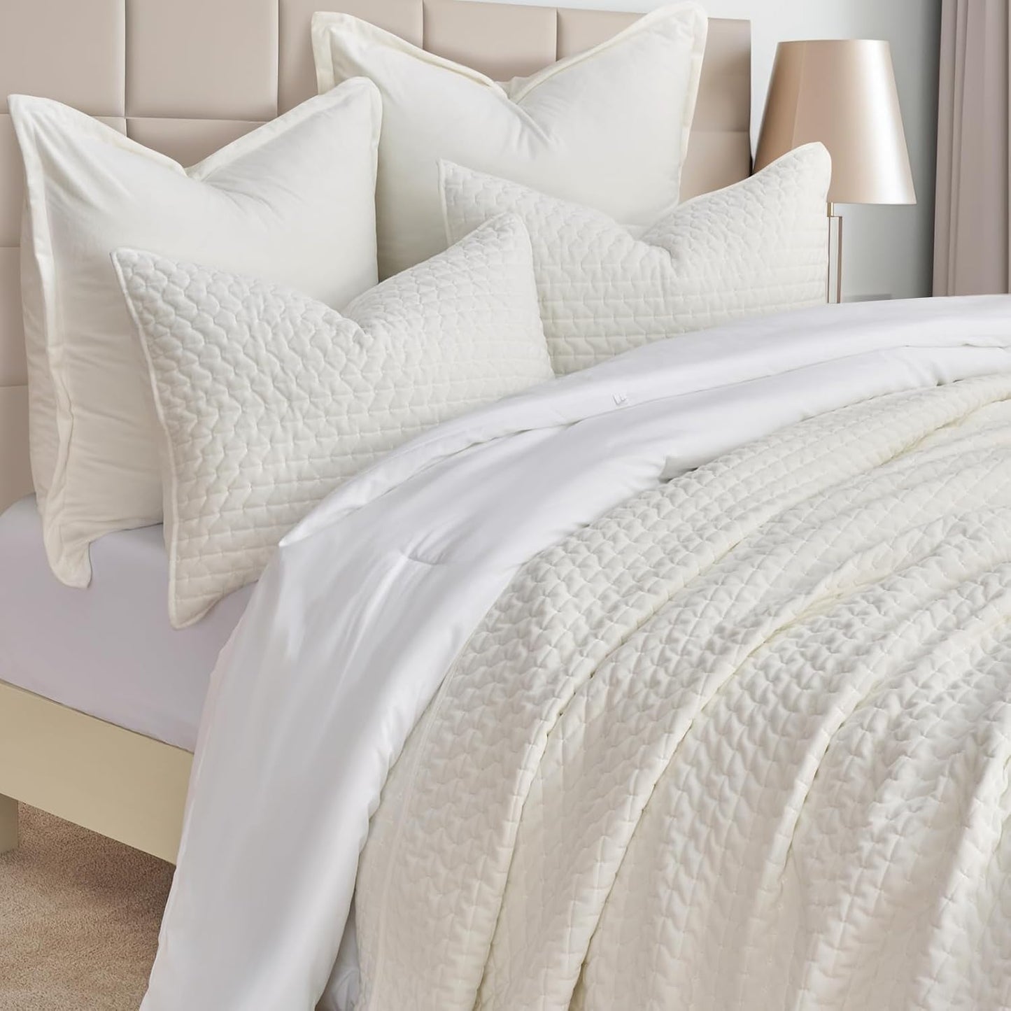 Luxury Velvet Quilt Set Queen Size 3 Piece, Soft Oversized Cross-Stitch Velvet Comforter Set with Pillow Shams, Lightweight Velvet Coverlet Bedspread Bedding Set for All Seasons, Cream White