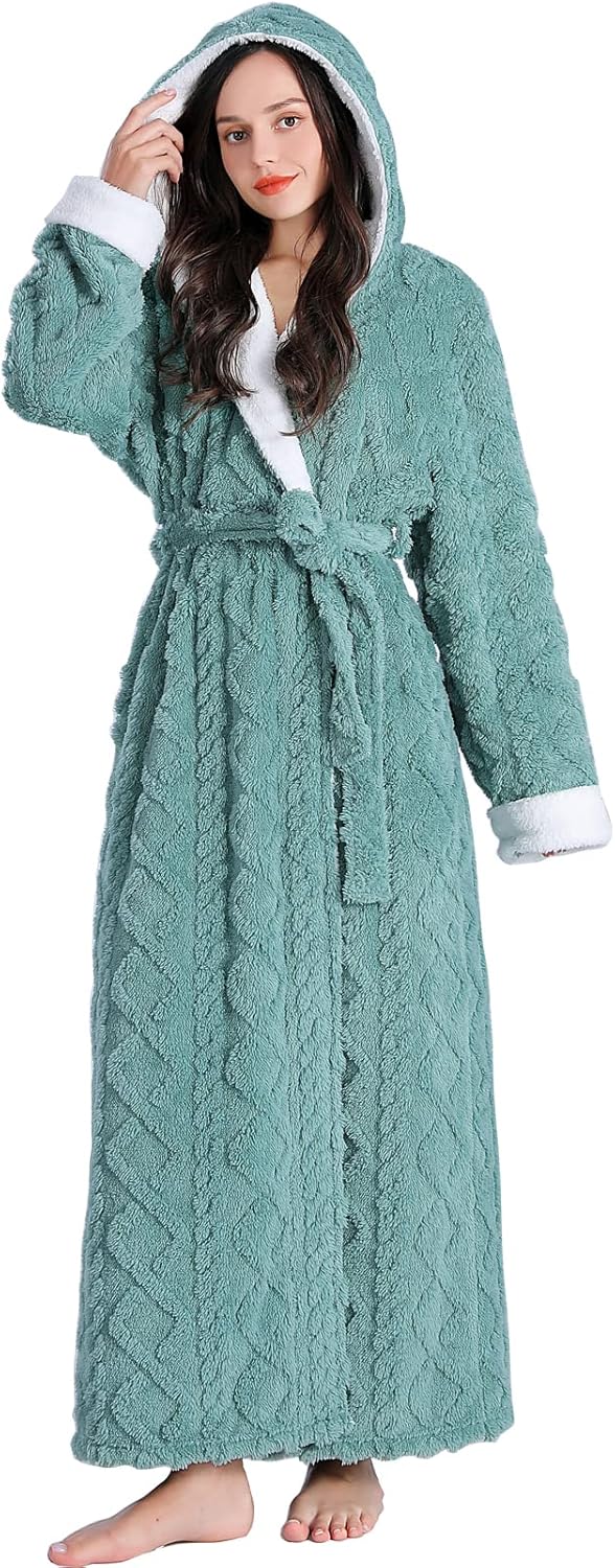 Women's fluffy hooded plush bathrobe Winter warm and soft ladies long bathrobe