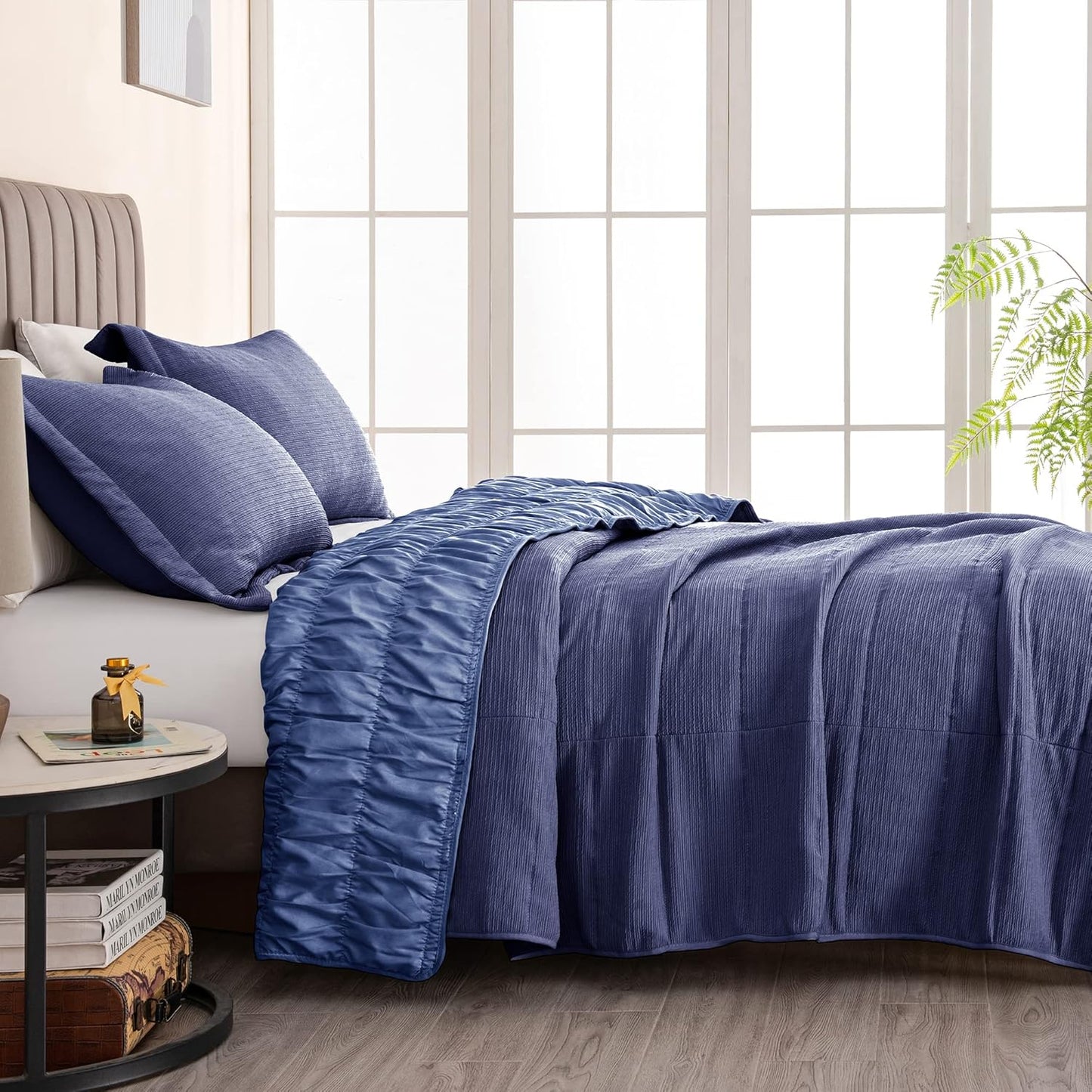 King Quilt Bedding Set, 3-Piece Lightweight Summer Channel Stitch Quilt Set with Shams, Ultra Soft Light Grey Bedspreads, Quilted Bedding Coverlets for All Seasons
