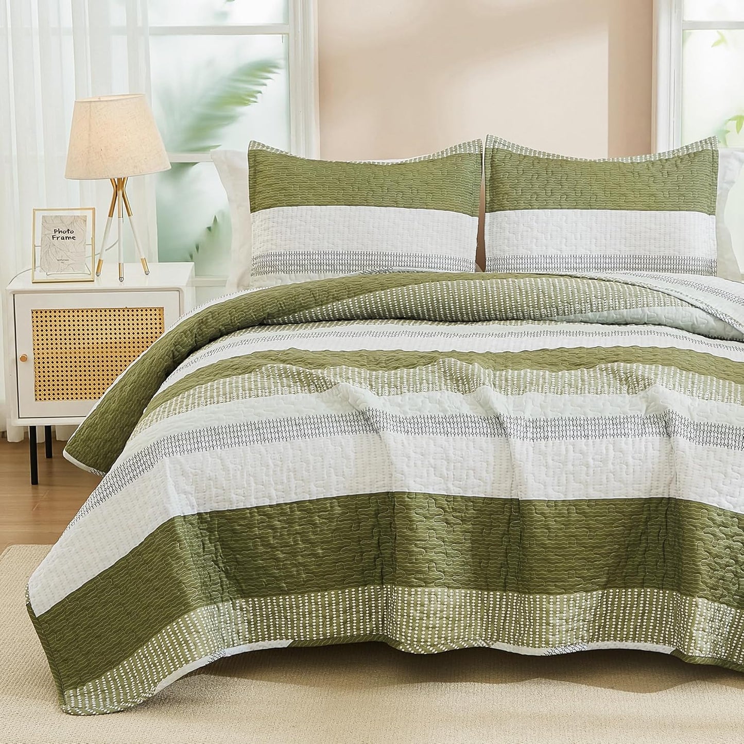 King Size Quilt Set Mineral Blue, 3 Pieces Summer Ultra Soft Lightweight Bedspreads & Coverlets Set, Patchwork Striped Quilted Bedding Sets for All Seasons (1 Quilt, 2 Pillow Shams)