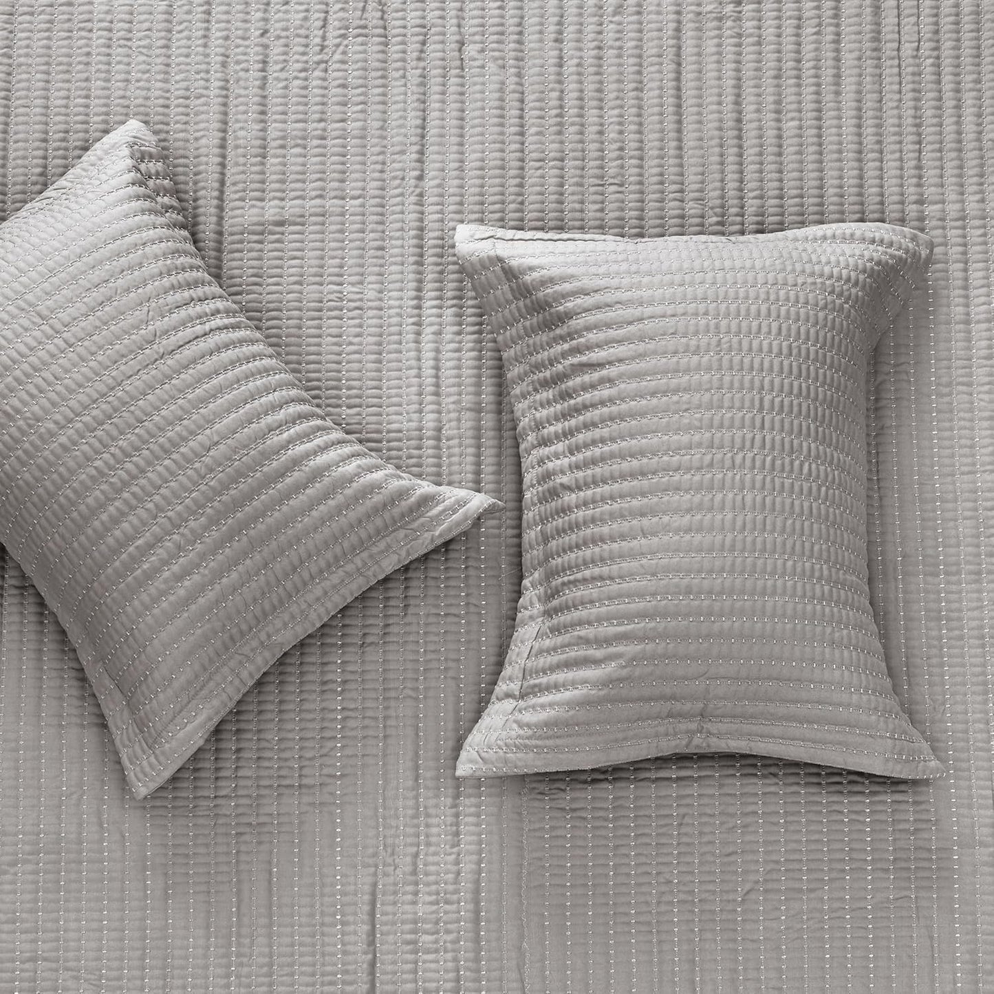 King Quilt Bedding Set, 3-Piece Lightweight Summer Channel Stitch Quilt Set with Shams, Ultra Soft Light Grey Bedspreads, Quilted Bedding Coverlets for All Seasons