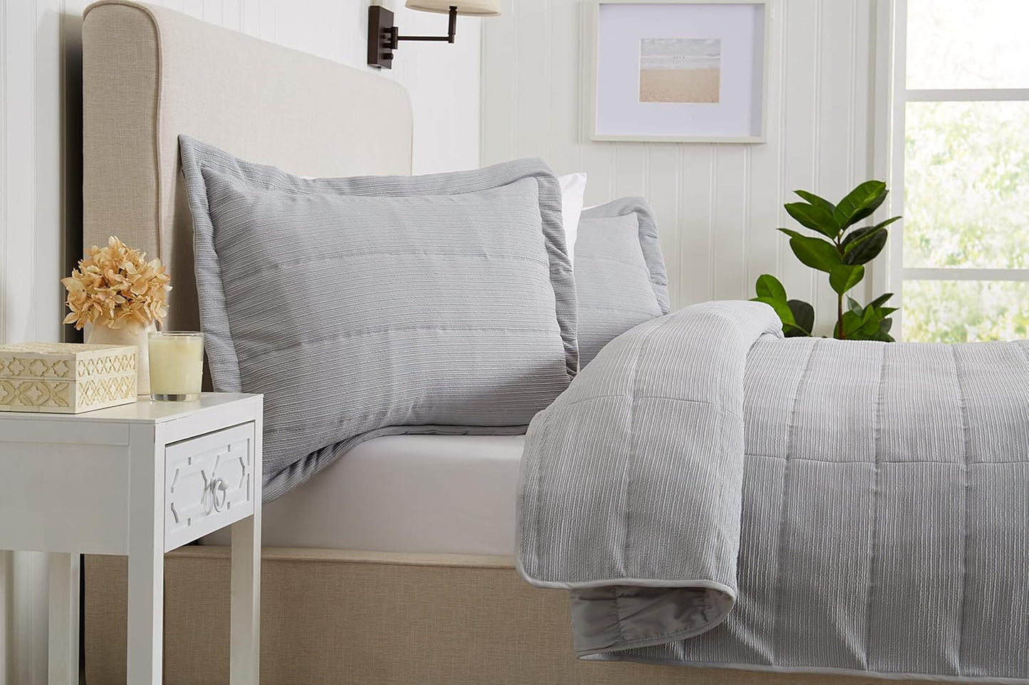King Quilt Bedding Set, 3-Piece Lightweight Summer Channel Stitch Quilt Set with Shams, Ultra Soft Light Grey Bedspreads, Quilted Bedding Coverlets for All Seasons